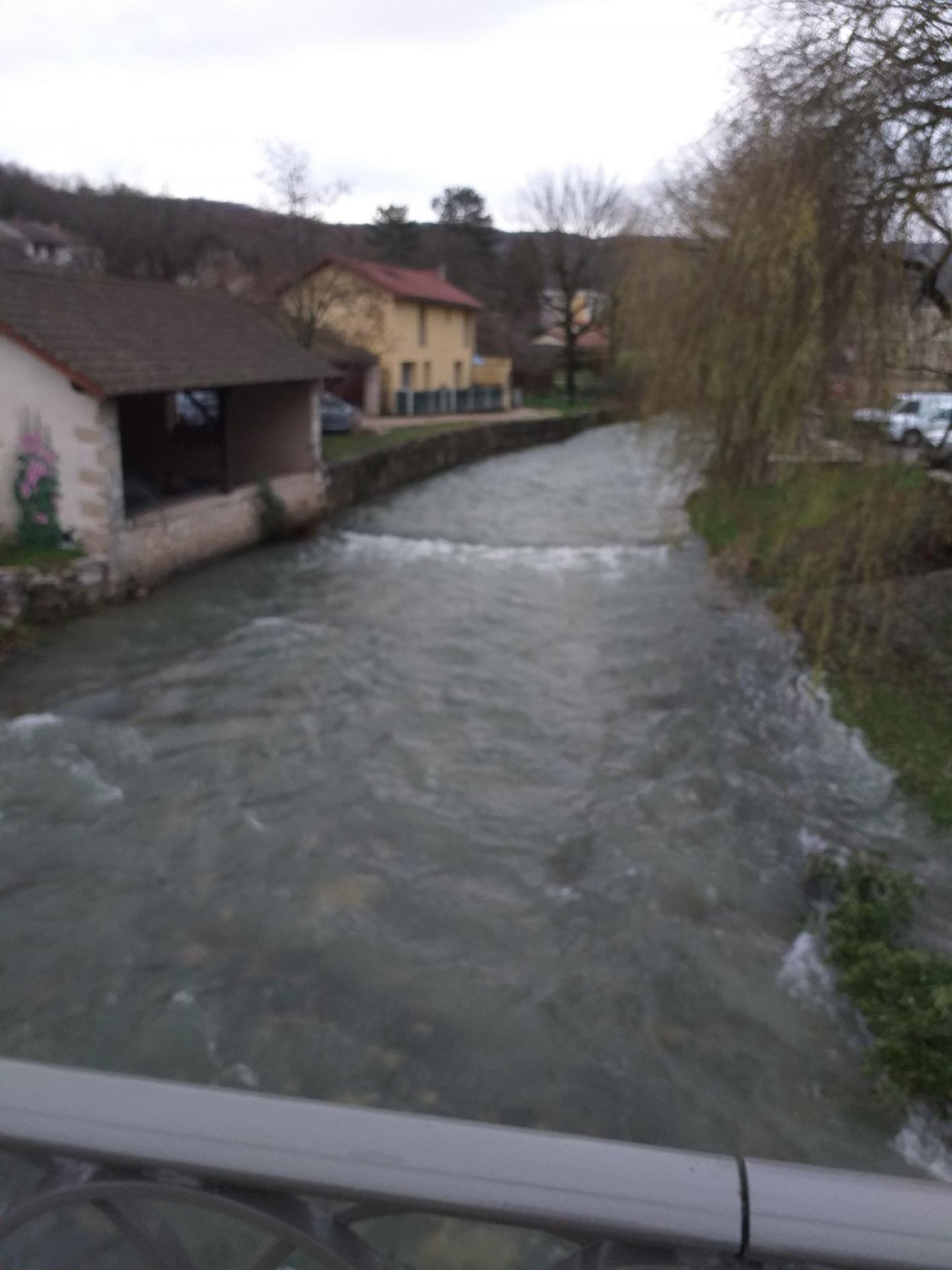 temporary stream in CrowdWater App spotted by SR3A, Ain on 24.12.2020