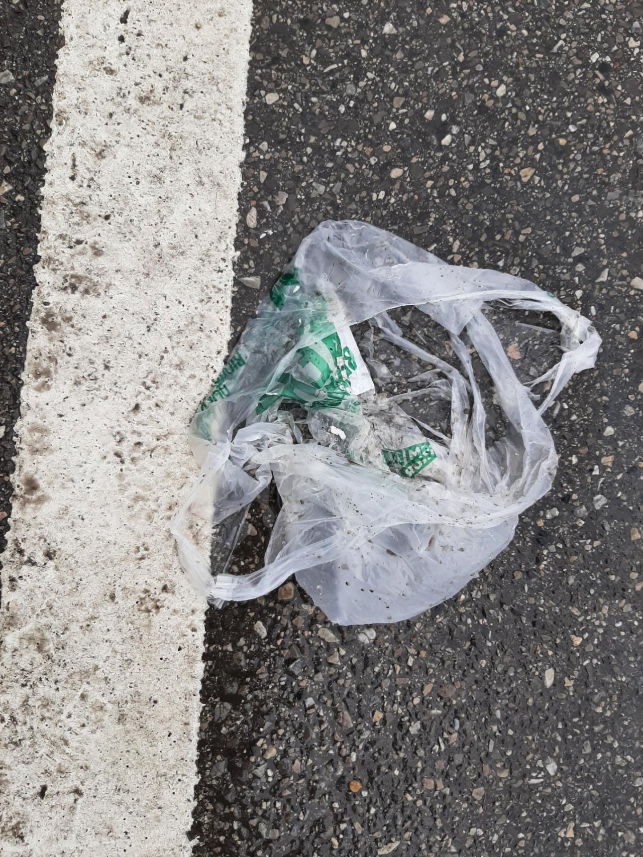 litter in DRECKSPOTZ | GLOBAL 2000 App spotted by Gudrun H. on 15.01.2021